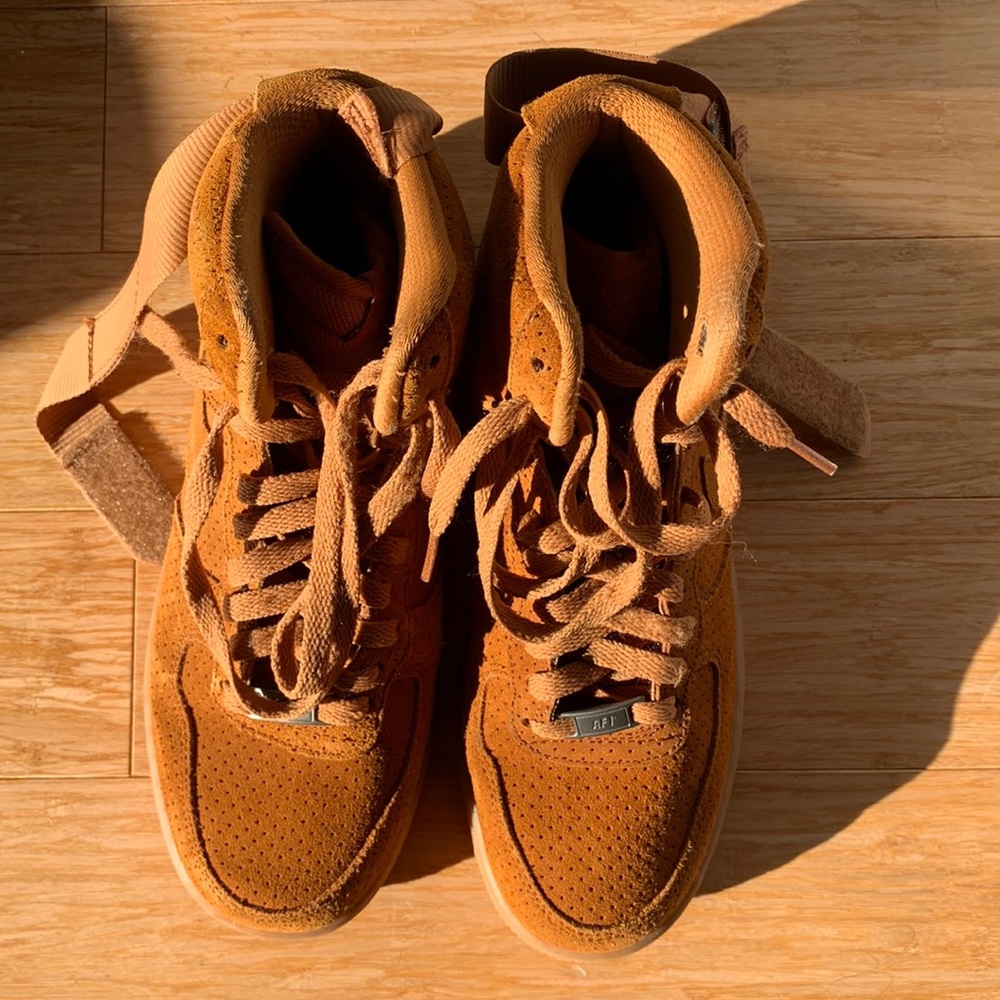 Nike Air Force 1 High Tawny suede
